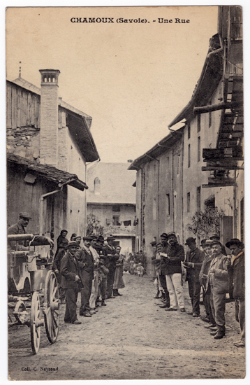 Dans les rues de Chamoux vers 1920