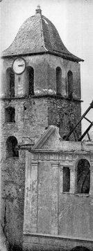 Vue rare sur le clocher, pendant la réfection de la toiture de 1930-1932 - Possible photo de Marius Neyroud / CCA