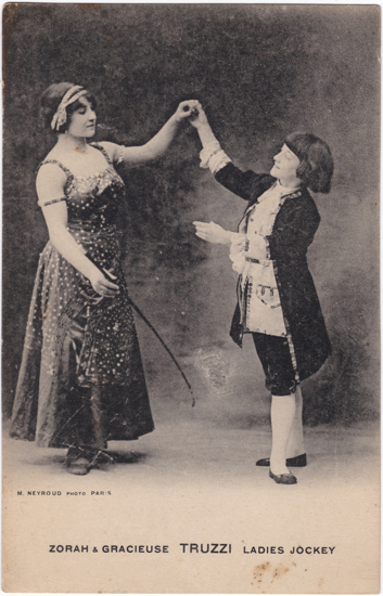 Gracieuse et Zorra Truzzi, écuyères de cirque