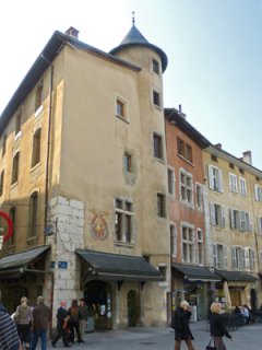 2 maisons "Renaissance" près de l'ancienne église des Cordeliers à Chambéry - photo A.Dh.