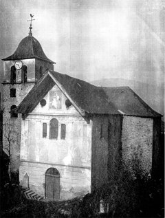 1930-32. Dernières images de la façade avec son fronton peint… Probable photo M. Neyroud ? / CCA