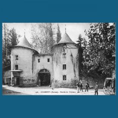 Entrée du château : les 2 tours (rabattues à la Révolution) - (au dos, un menu de gala de la comtesse) - Fonds JB / CCA 