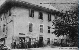 La 1ère Mairie, dans la Maison Mollot, vers 1900. Carte postale