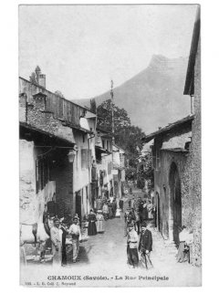 La grand'rue (rue Jandet) vers 1912. Carte postale