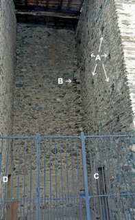 Entre le clocher et le transept - photo A.Dh.