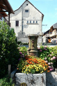 Une partie de la colonne de fonte de la Fontaine de l'Ancienne Mairie… Photo CCA/A.Dh.