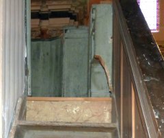 La jonction de l'escalier avec la cuve pose problème - photo AJF.Dh